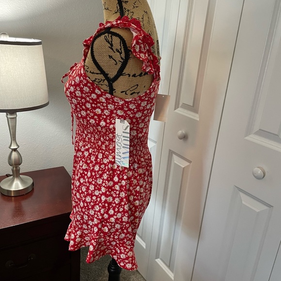 Almost Famous Romper Red with White small flowers strap ruffle sleeve Size M NWT - Picture 3 of 11